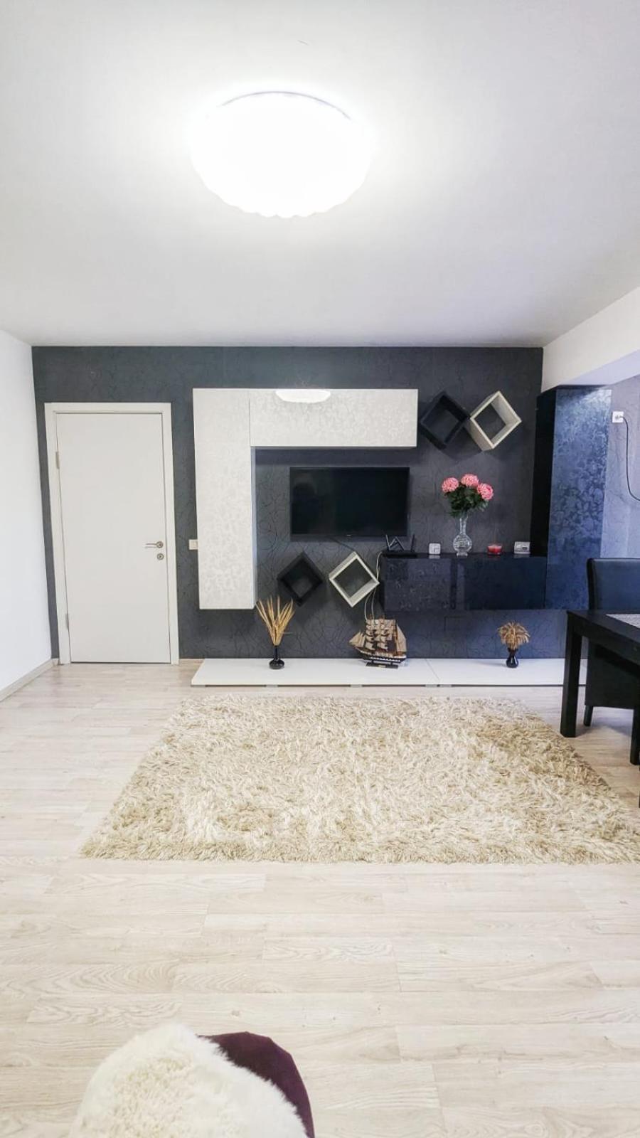 Airport Apartment 70 Squared Meters Otopeni Exterior foto